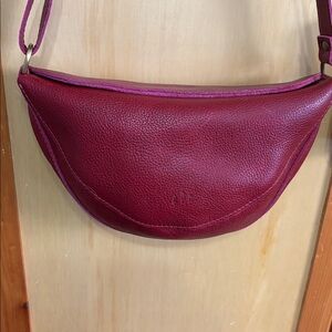 Portland Leather Medium Koala Sling